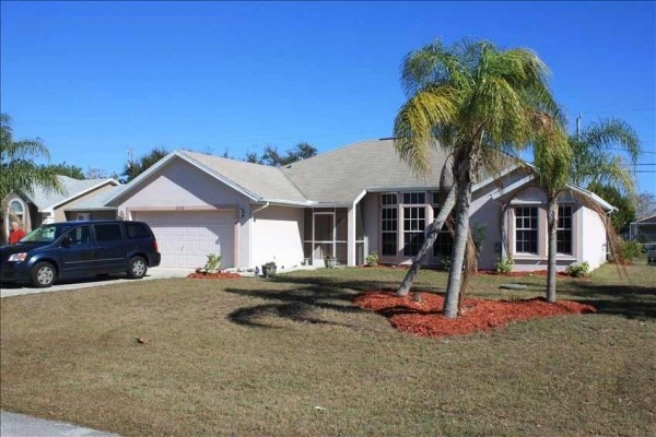 [Image: Beautiful 3 Bedroom Home Near Golf Courses and the Ocean]