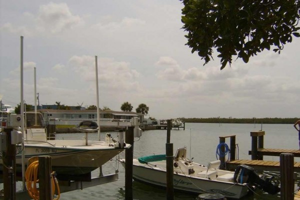 [Image: Gorgeous 4 Bedroom House with Private Deeded Beach Access]