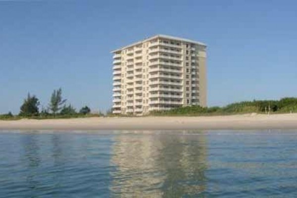 [Image: Oceanfront 4 BR N Hutchinson Island Condo, Built in 2005]