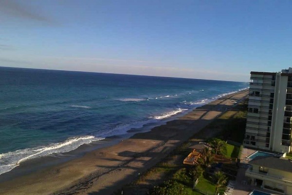 [Image: Beautifully Furnished Ocean Front Condo, Like a Private Resort]