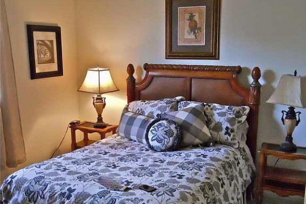 [Image: 4 BR Townhouse in Beautiful Castlepines - PGA Village]