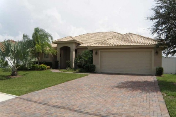 [Image: Pool Home Near Tradition Field!]