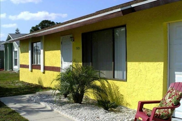 [Image: Nov-Apr $2300 Month 2/1 Port St Lucie,Most Affordable Vacation Home,Close to Bea]