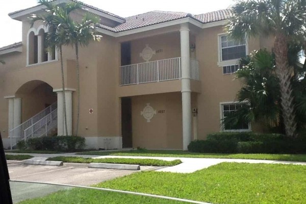 [Image: Renovated 2 Bedroom PGA Village Resort Golf Condo $450-875 a Week]