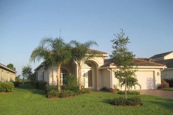 [Image: A Single Family Home that Would Truly Be a Golfers Paradise!]