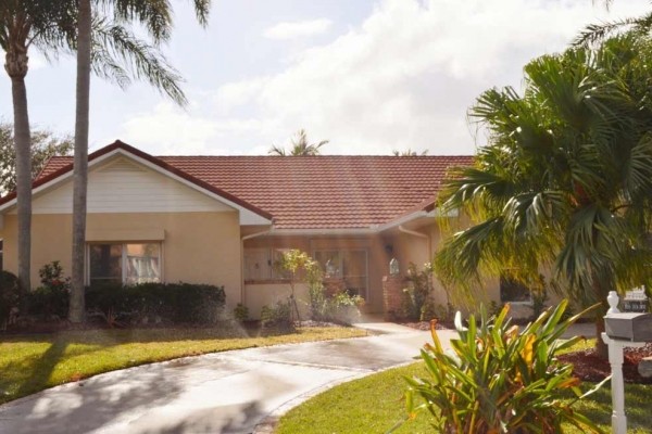 [Image: Upscale Waterfront Home with Manatees in Your Back Yard]