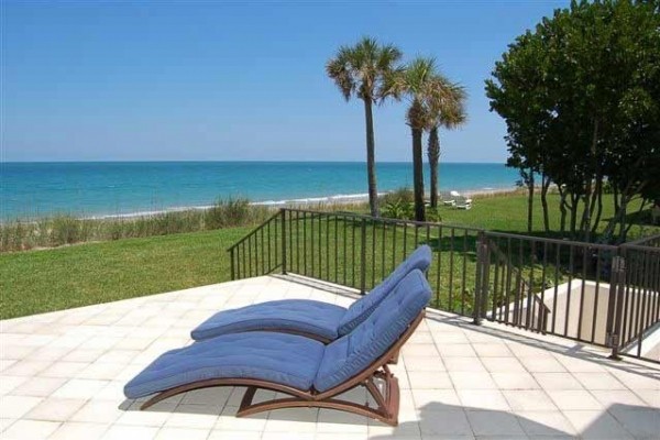 [Image: Stunning Oceanfront Villa in Vero Beach, Florida U.S.a.]
