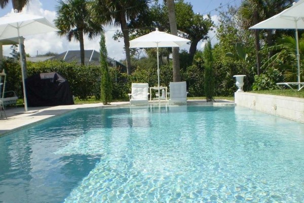 [Image: Stunning Seaside 4BR/3BA Pool,2nd Home Fm Ocean,Oceanview Roofdeck,1m to Village]