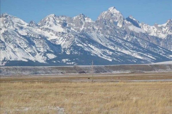 [Image: Spacious Log Home Close to Jackson Hole, and Nat'l Parks]