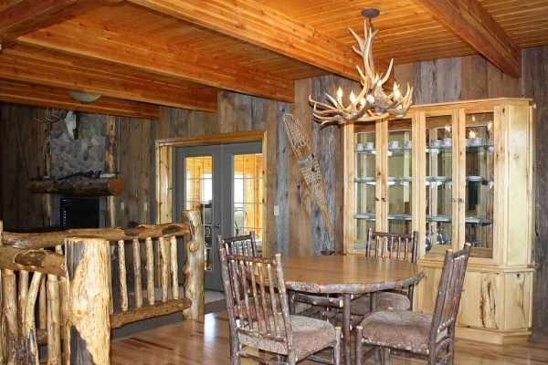 [Image: Alpine Log Home Family Getaway, 'Eagle's Nest']