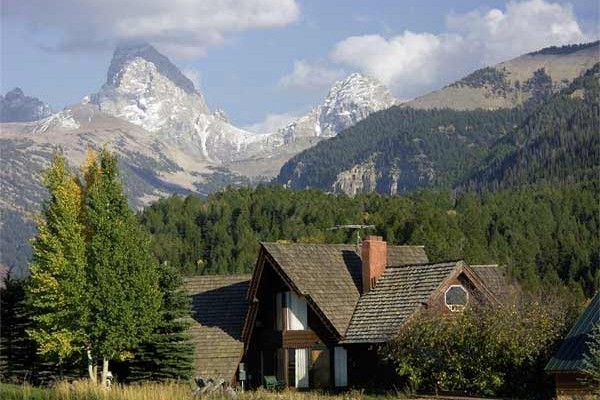 [Image: Year-Round Retreat with Spectacular Views of the Teton Peaks.]