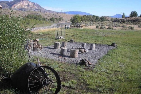 [Image: Secluded Southfork River Retreat]