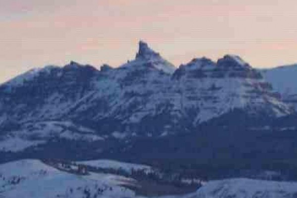 [Image: Yellowstone Honeymoon Mountain Cabin - Great Views of 3 Mountain Ranges]