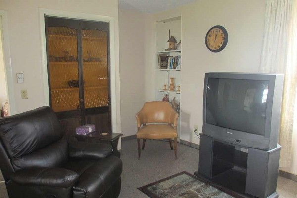 [Image: Encampment *** 1 Bdr House, Lg Private Yard, Washer/Dryer, &amp; Grill on Porch]