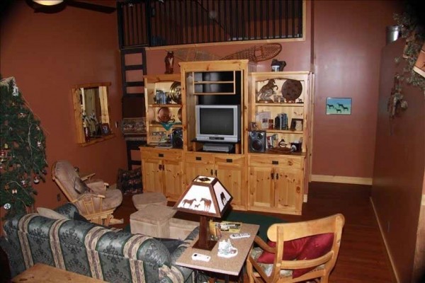 [Image: Cozy 2nd Floor Apartment for Wyoming Fans &amp; Outdoor Enthusiast]