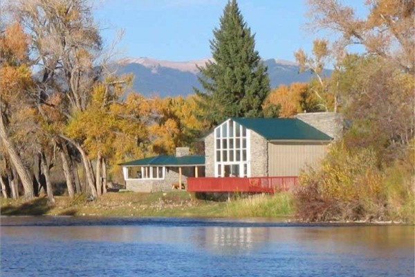 [Image: Beautiful Mountian Views - Elk Hollow Lodge]