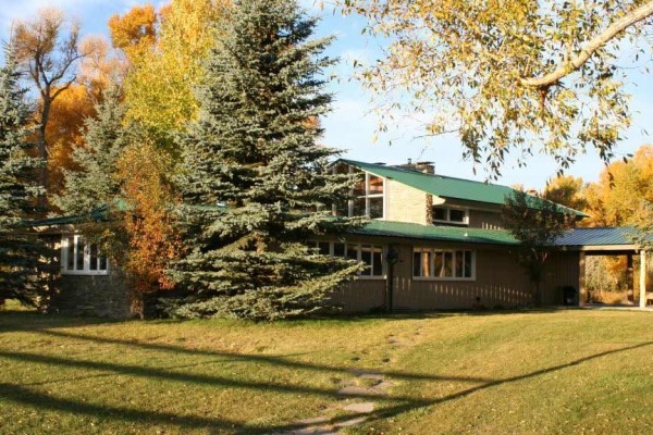 [Image: Beautiful Mountian Views - Elk Hollow Lodge]