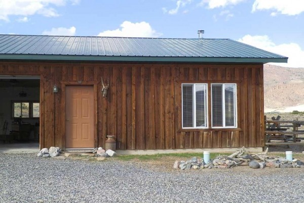 [Image: Halfway Between Yellowstone Park and Cody, Wyoming - Horses Welcome!]