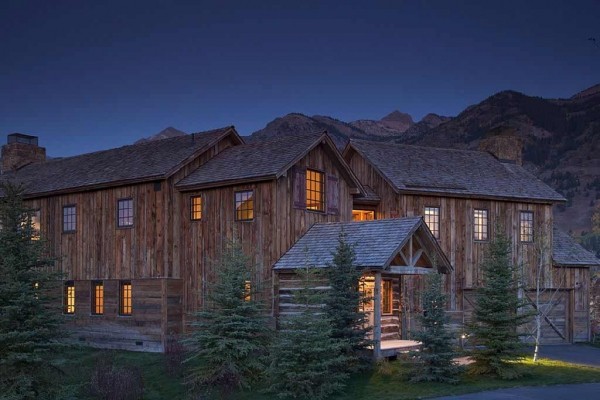 [Image: Three Bedroom Shooting Star Cabin, Accommodates up to Ten Guests]