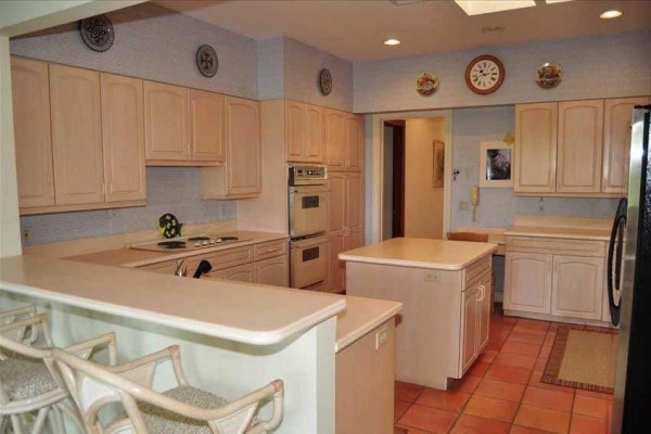 [Image: Beautiful 3BR Home W/Private Pool &amp; Spa - Close to the Beach]