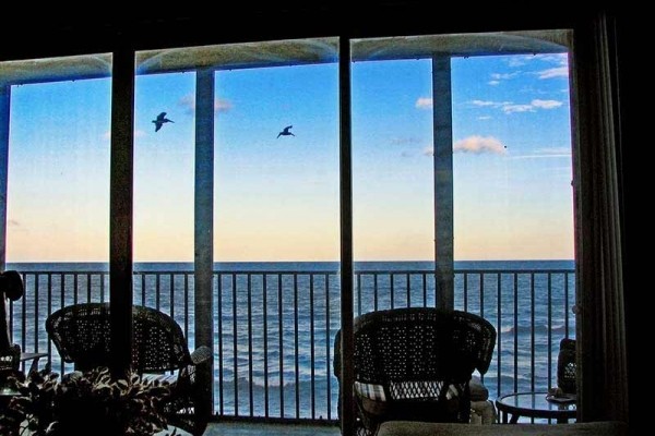 [Image: Direct Oceanfront 2 BR/3 BA Updated Condo - Oversized on Beach]