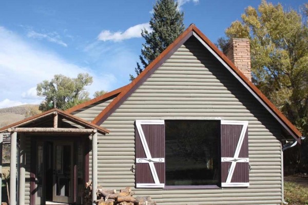 [Image: El Rancho Pequeno, Family-Friendly Premier Fly Fishing in Wyoming.]