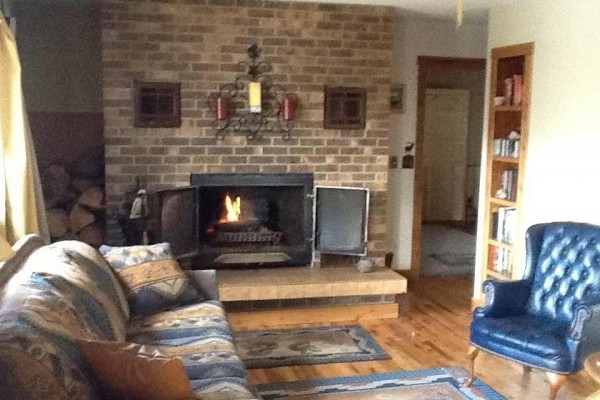 [Image: Vacation Home Overlooking Laramie River]