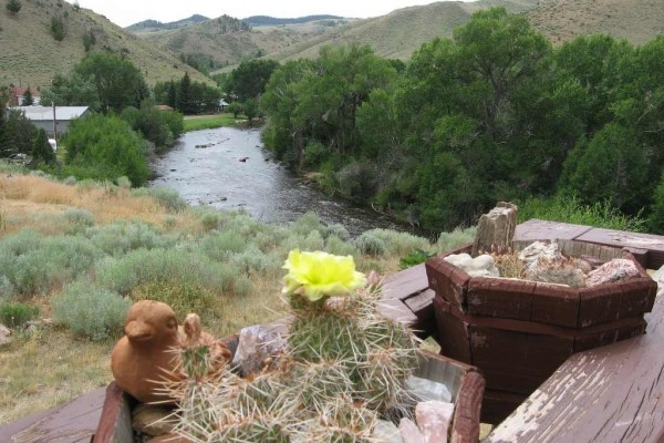 [Image: Vacation Home Overlooking Laramie River]
