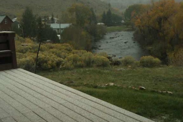 [Image: Vacation Home Overlooking Laramie River]