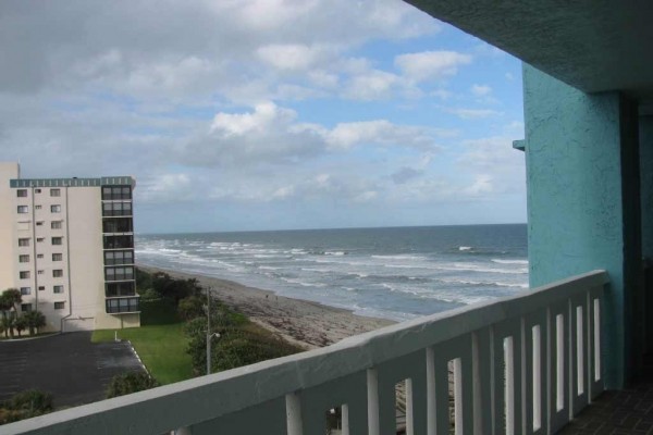 [Image: Beach Resort with Spectacular Oceanfront Views]