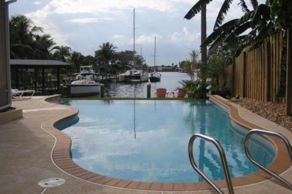 [Image: "Coral Reef Retreat"-Sfhome-Waterfront-Deep Water Canal]