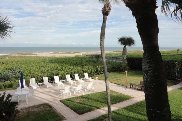 [Image: Oceanfront Condo Overlooking Vero's Finest Beach!]