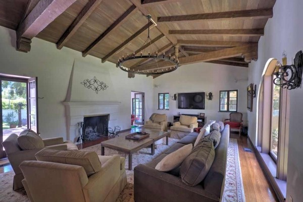 [Image: 4 Bedrooms, 3 Bathrooms - Stunning Spanish Style Home]