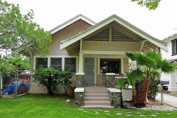 [Image: Pasadena Bungalow, 3bd Historic]