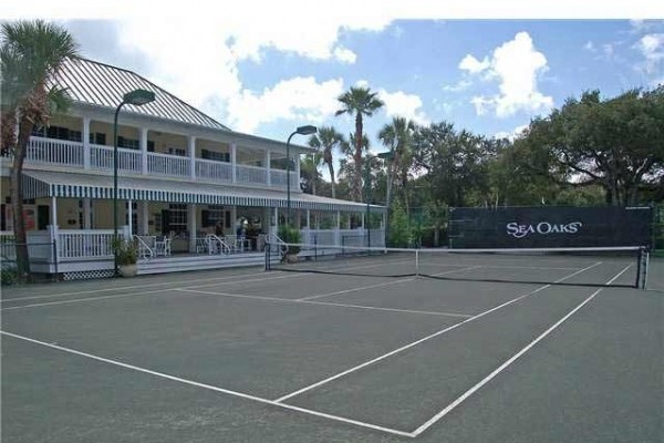 [Image: Ground Floor Tennis Villa in Beautiful Sea Oaks]