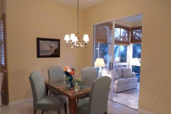 [Image: Pristine 2 BR/2BA in Sea Oaks, 1st Fl, 1 Car Garage, Newly Furnished]