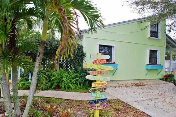 [Image: Labor Day Avail - 20% Off All Summer! Tropical Guest Cottage W/Private Courtyard - 1 Mile from the Beach, Perfect for Exploring the Best of Florida!]