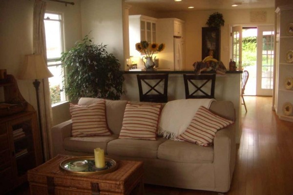 [Image: Cozy Two Bedroom Cottage in Redondo Beach]