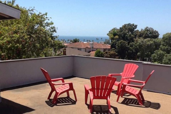 [Image: California Beach House Walk to Beaches and Shopping]