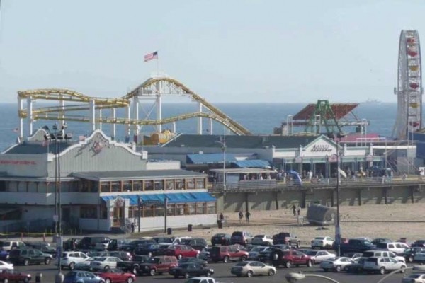 [Image: Santa Monica Sept Special Ocean Ave Million $$$ Ocean Views and Beach Locatio]