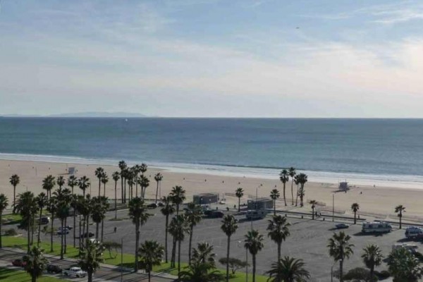 [Image: Santa Monica 5 Star Resort Style Living, Ocean Views on Beach]
