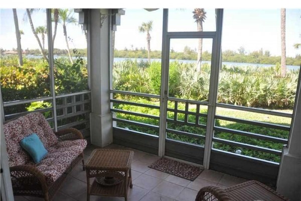 [Image: Stunning 1st Floor Views of Intracoastal Waterway]