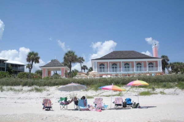 [Image: Charming Luxury Sea Oaks Beach Cottage]