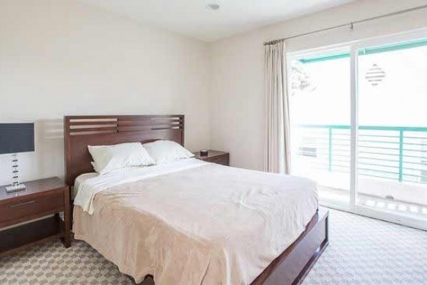 [Image: Santa Monica Beach Luxe 3 Bedroom]