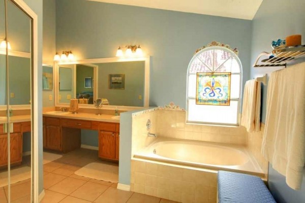 [Image: Lovely, Spacious, Home W/Private Heated Pool , Near Ocean, Sleeps 2-8,]