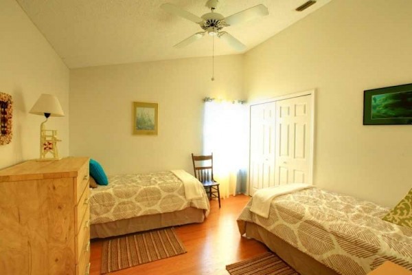 [Image: Lovely, Spacious, Home W/Private Heated Pool , Near Ocean, Sleeps 2-8,]