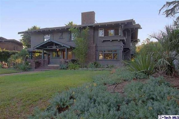 [Image: 1909 Craftsman Home Within a Spectacular Neighborhood.]