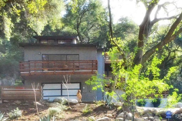 [Image: Topanga Canyon Retreat - L.a.'S Hidden Gem]