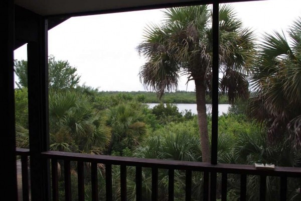 [Image: Sebastian River Home Near Sebastian Inlet]