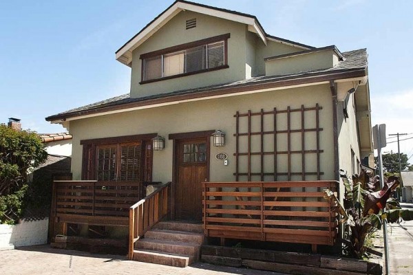 [Image: Beach Bungalow 2 Bedrooms, 1 Block to Venice Beach.]